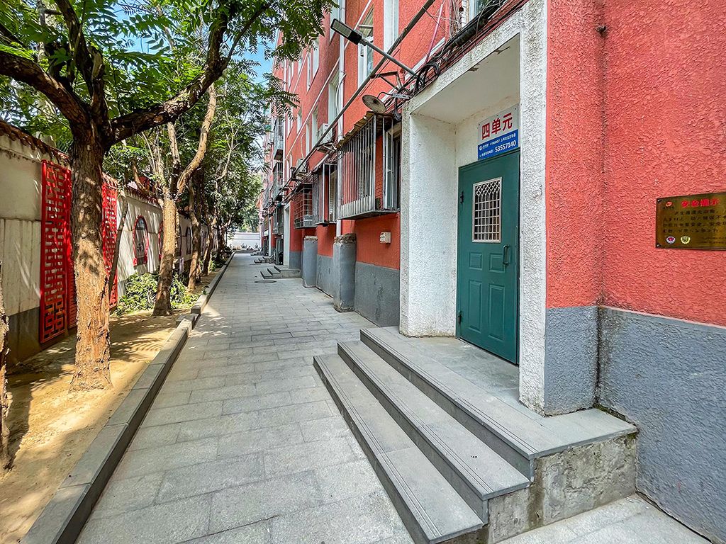 永安里中街1号楼4层2门401号