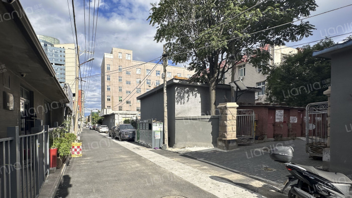 昌平镇煤市口胡同（工商局宿舍楼）甲4号楼4层1单元402