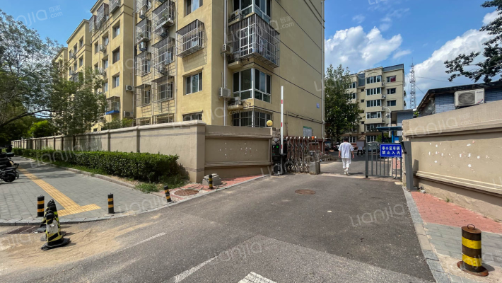 良乡拱辰北大街1号1至2层