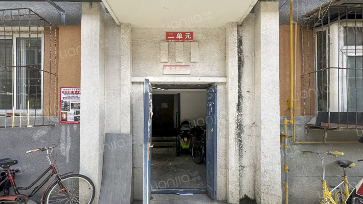 五街酒厂宿舍1层1单元103