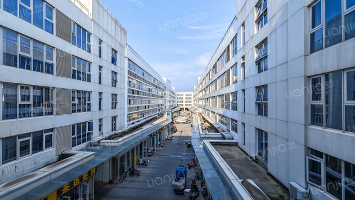 隆盛大街4号院1号楼4层4单元412