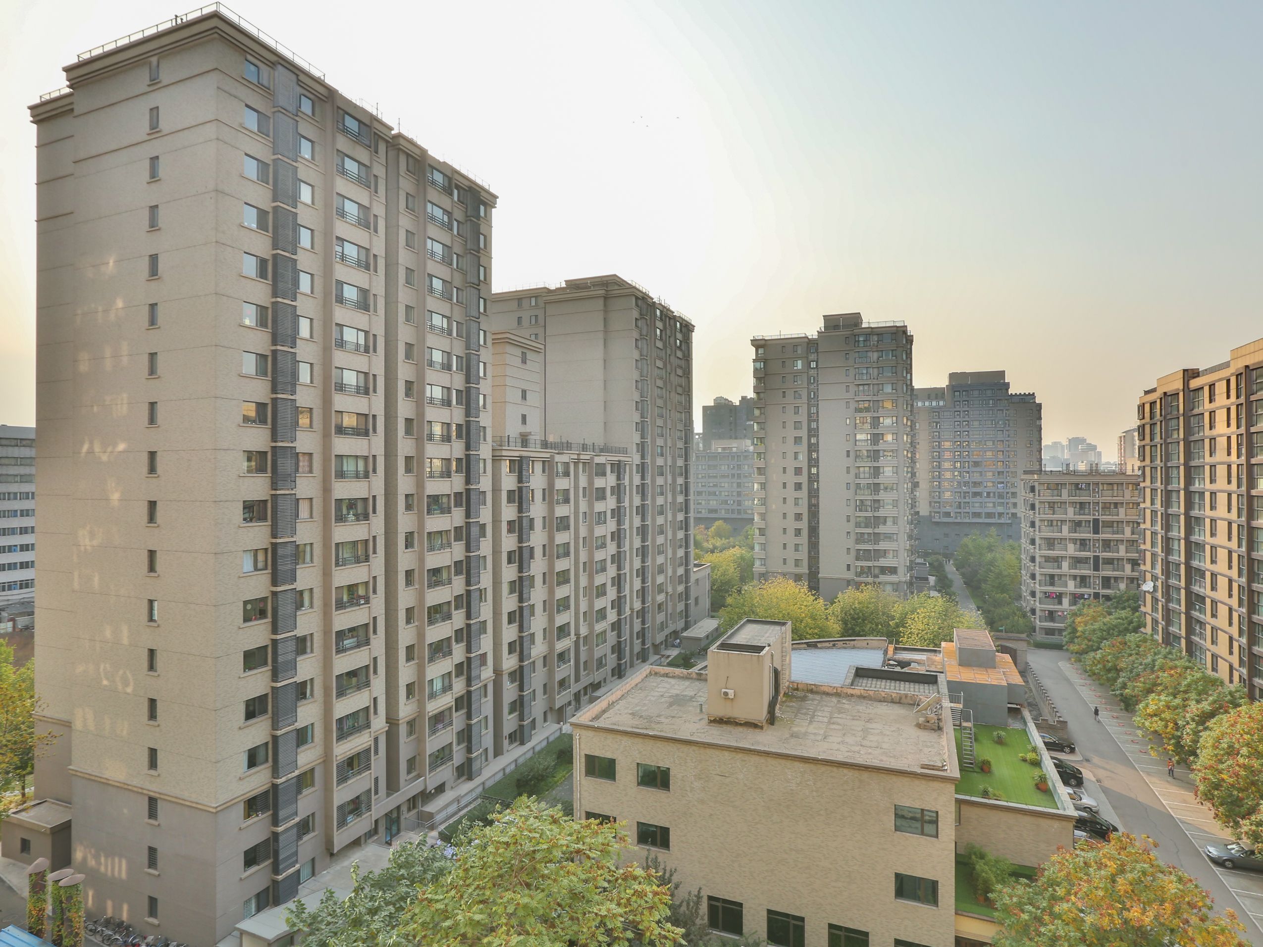 建国门外大街乙24号15层二座1802的房产