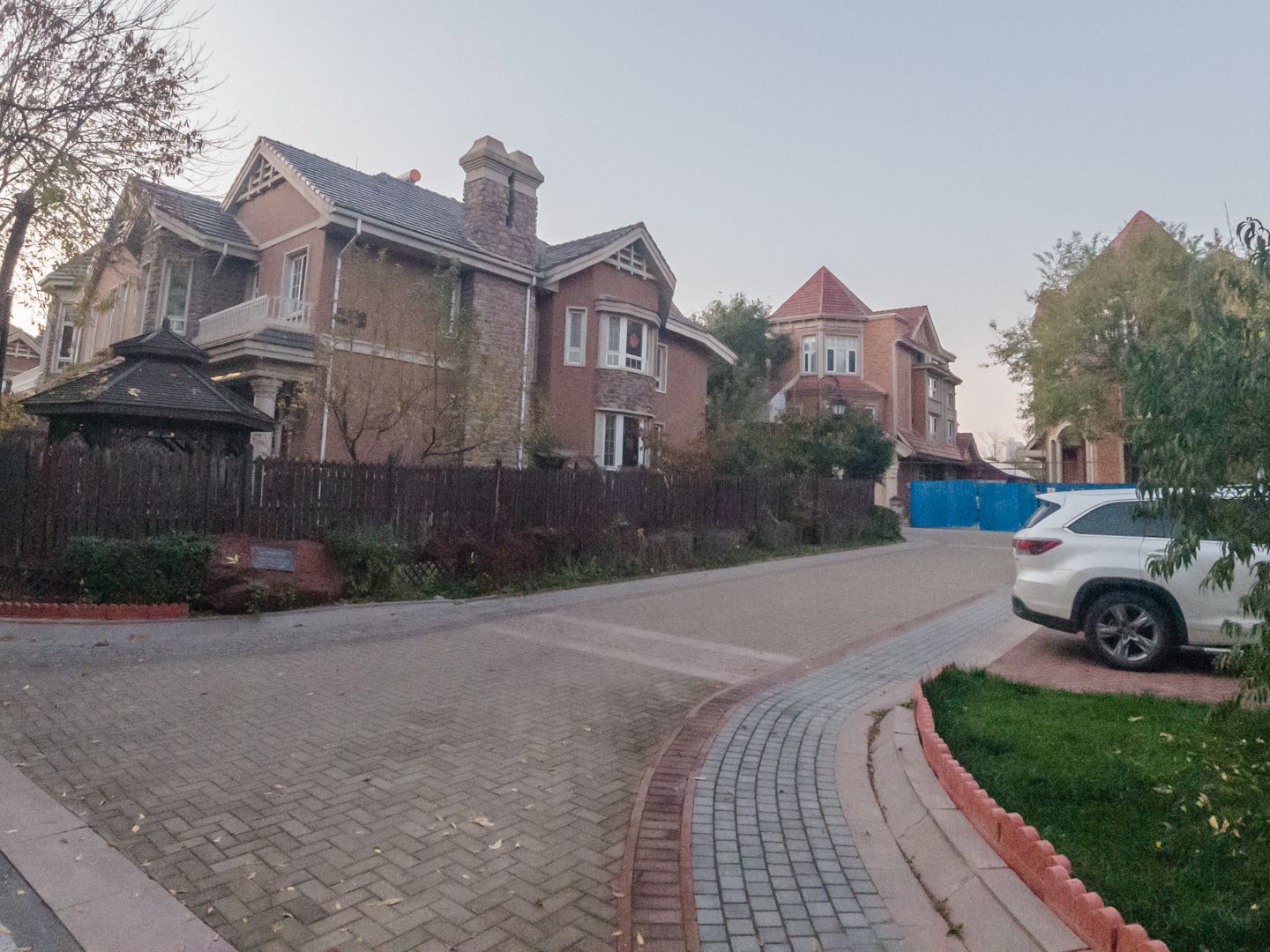 润泽庄园221号楼-1-3层