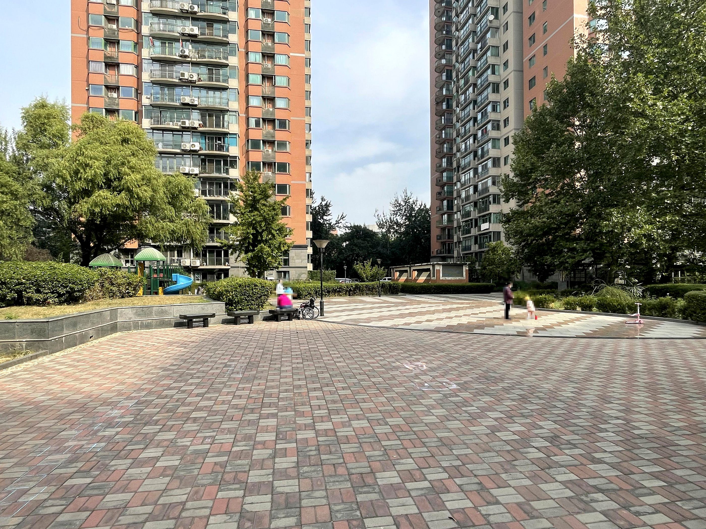 紫竹院路33号(B段)4号楼12层4-15A（188.25㎡）、紫竹院路33号(B段)-1层车位1259（12.91㎡）