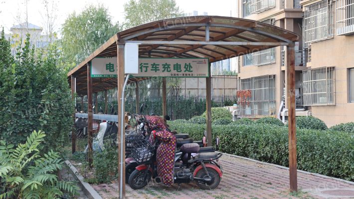 板桥南街8号院 1号楼11单元101号