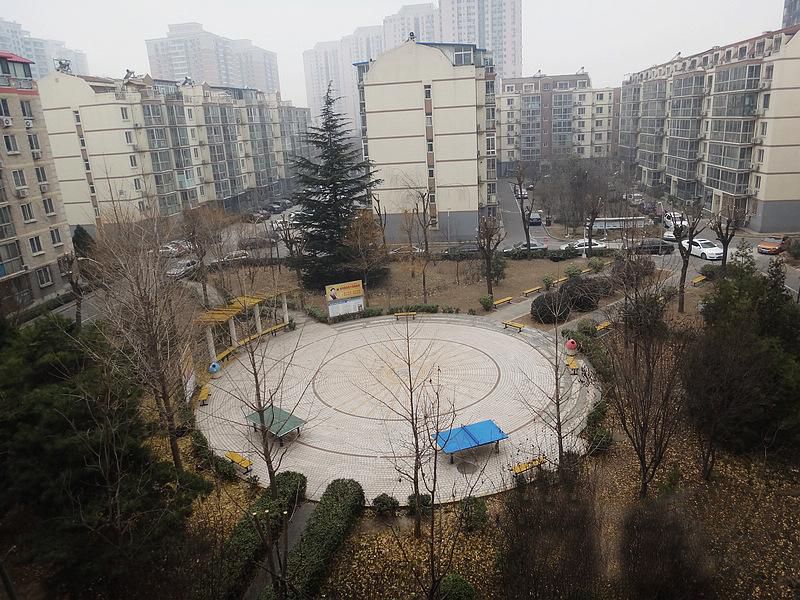 南湖中园305号楼4层2门402室不动产