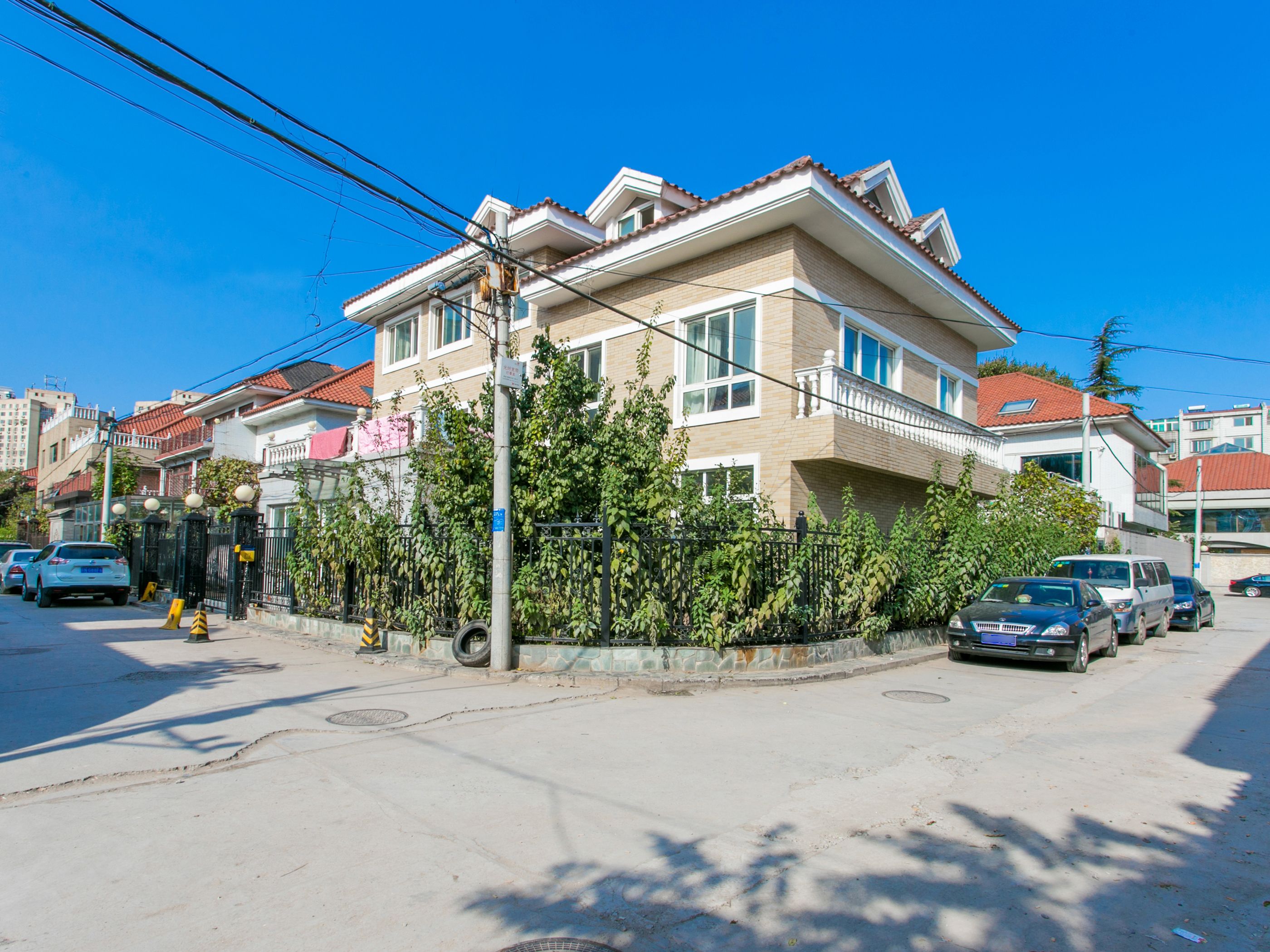 帝京路1号院20号楼1至3层房屋及土地