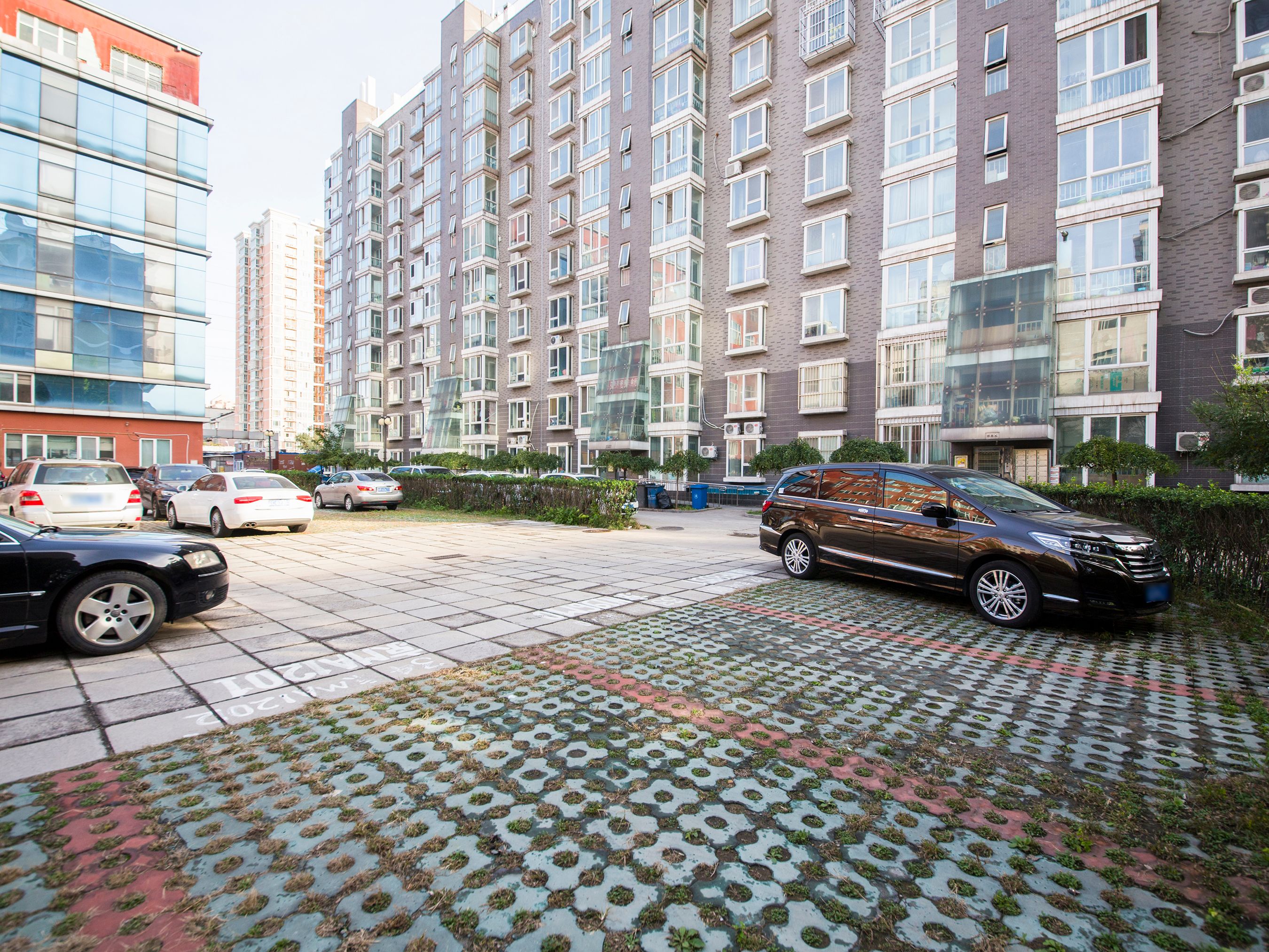 林滤家园2号楼4层4单元