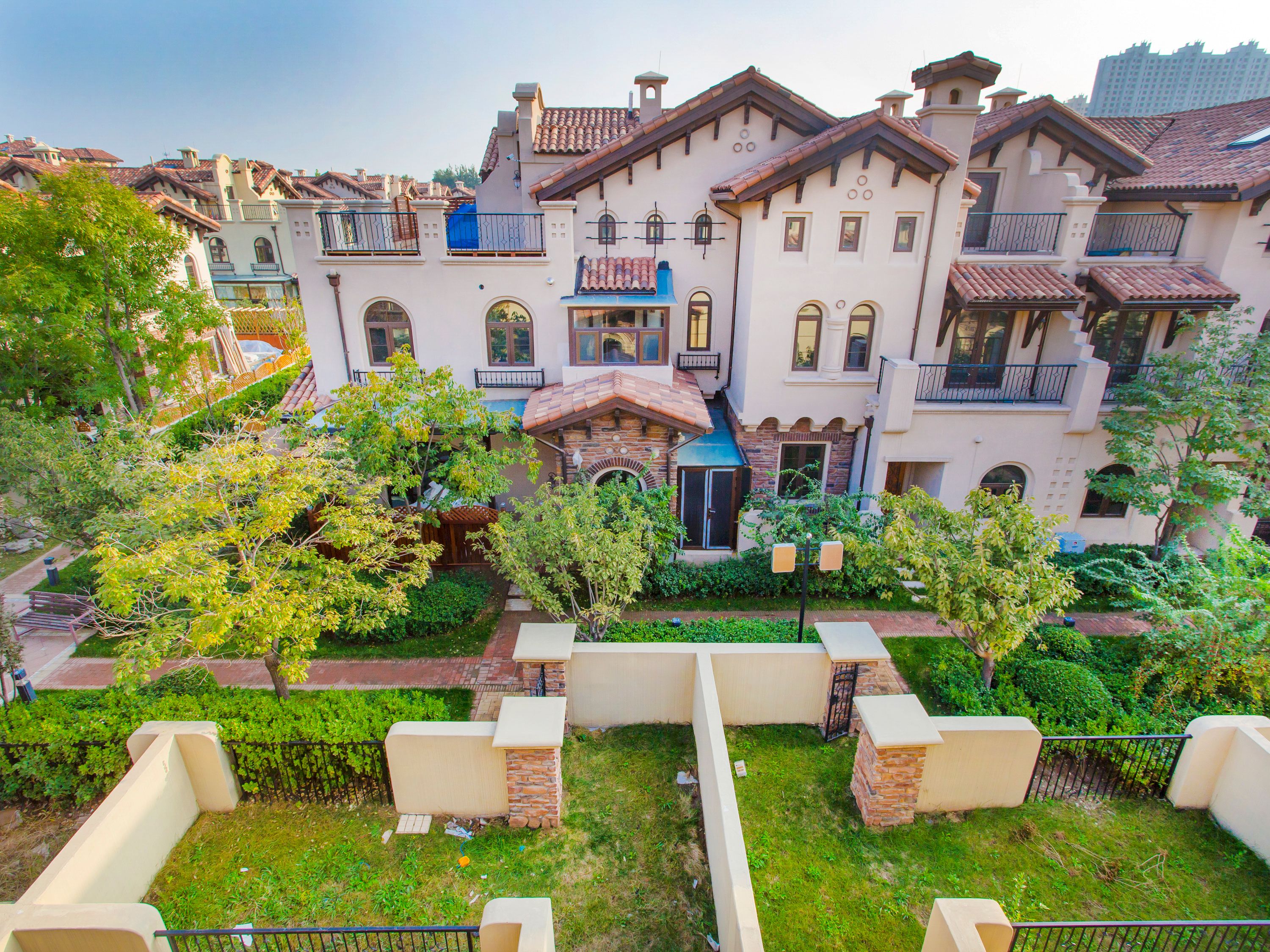 中建红杉溪谷56号楼3-5层4单元302号