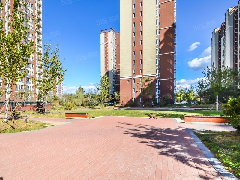 房地远洋悦山水10号楼1层1单元105号