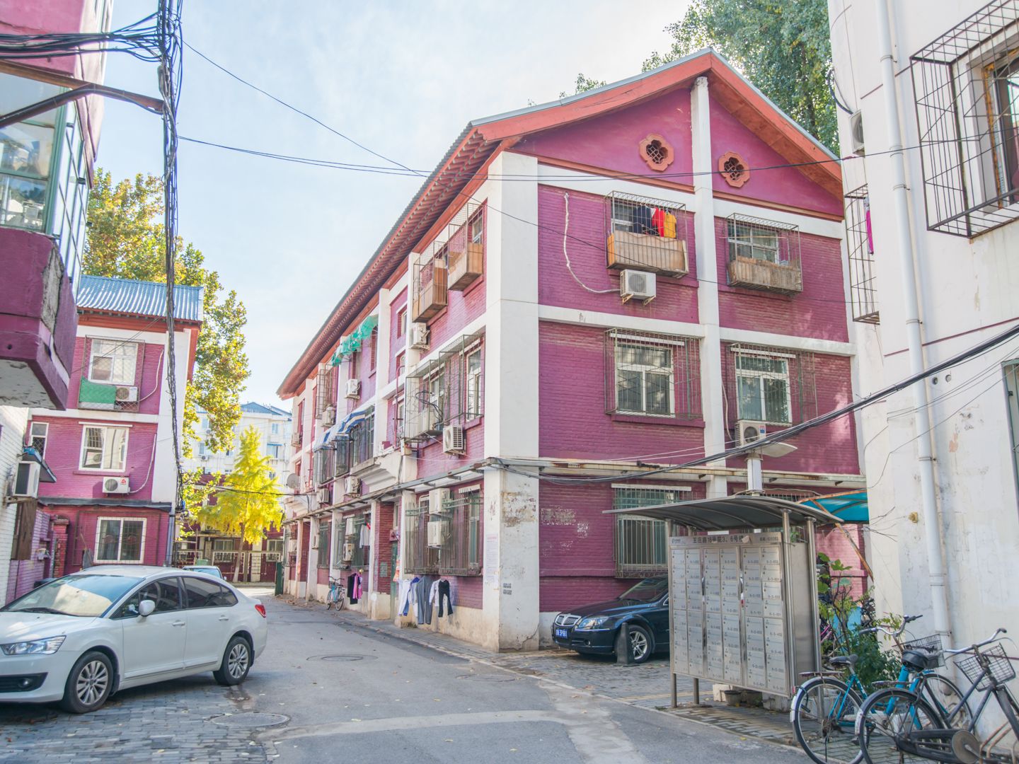 西郊宾馆1号楼1层3门13号房屋（与坐落为海淀区王庄路18号院1号楼3单元