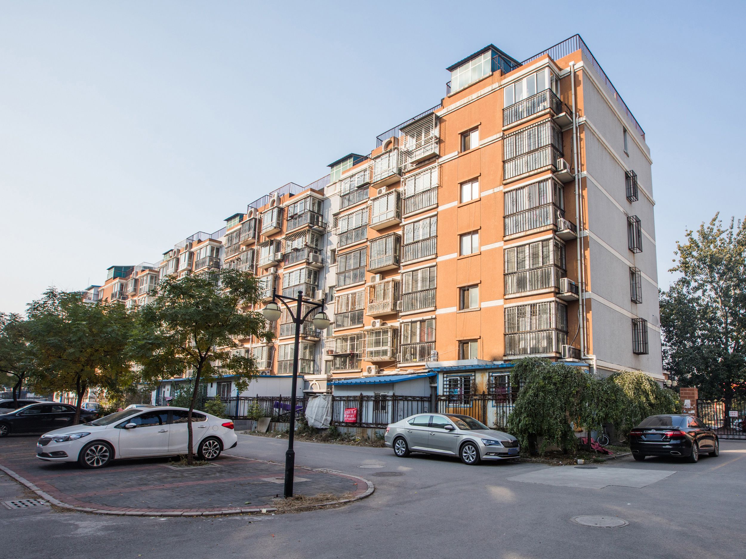 锦华园8号楼6层602号