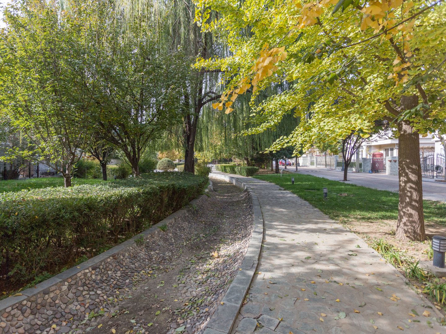 金宝城南区136号楼1-2层