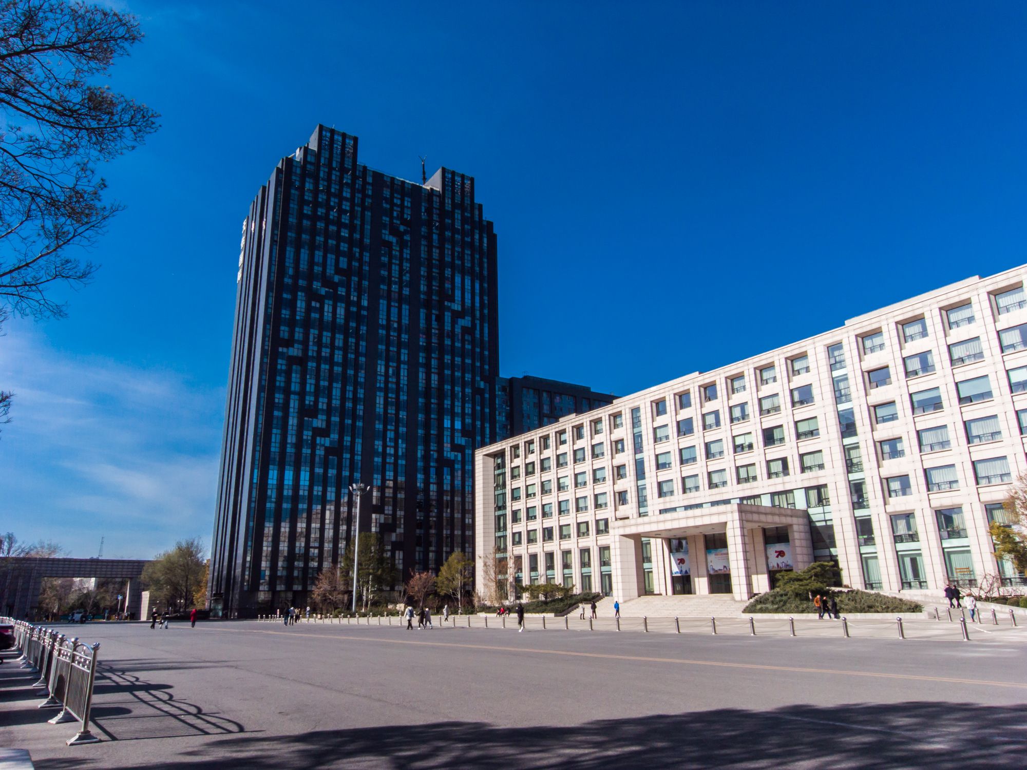 中关村南大街乙12号院3号楼1至2层101、102户房产