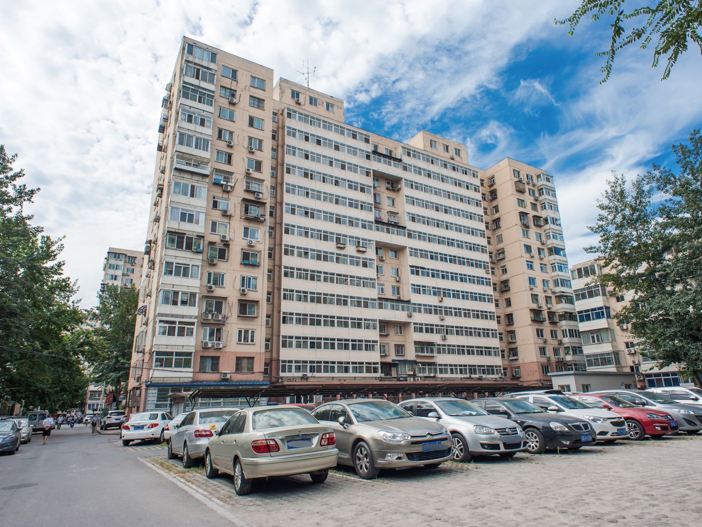 白石桥路27号民族大学宿舍18号楼高10门十二层6号（96.86㎡）