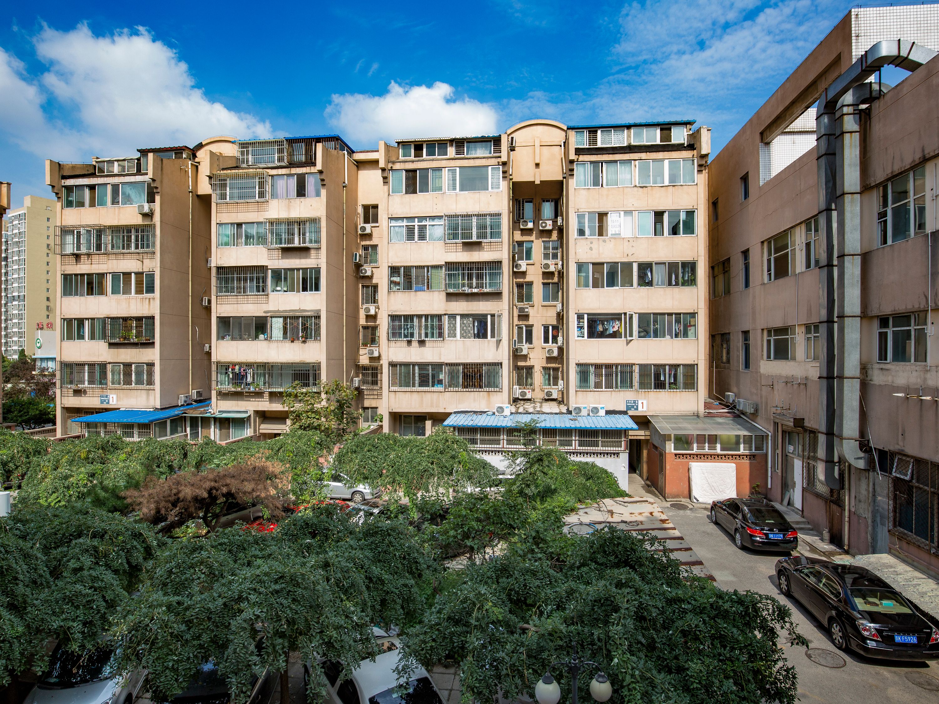 梅园小区4号楼6层4单元601号