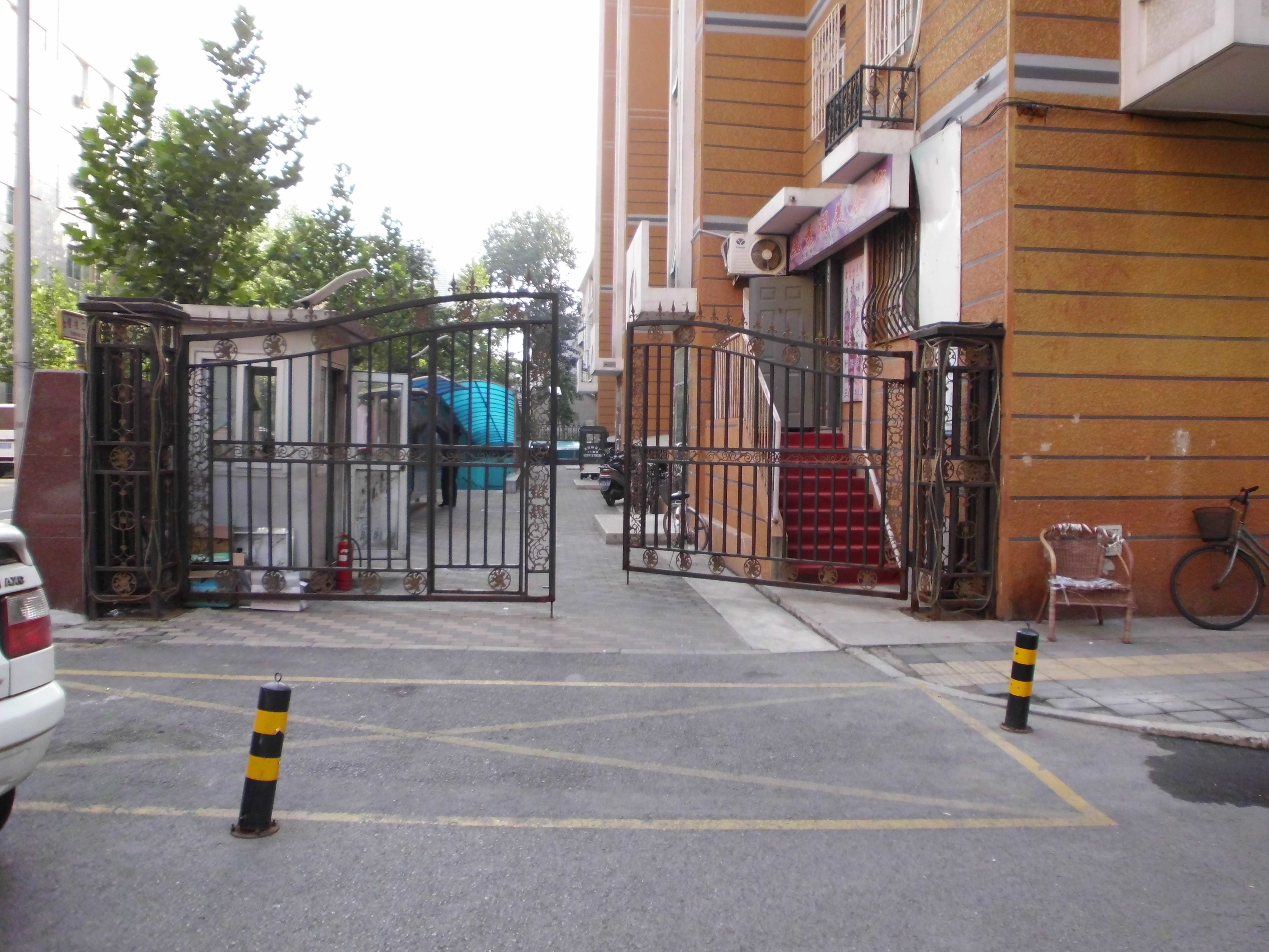 樱桃二条8号院3号楼4层3单元4-402室号