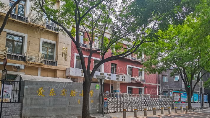 五芳园28号楼8单元