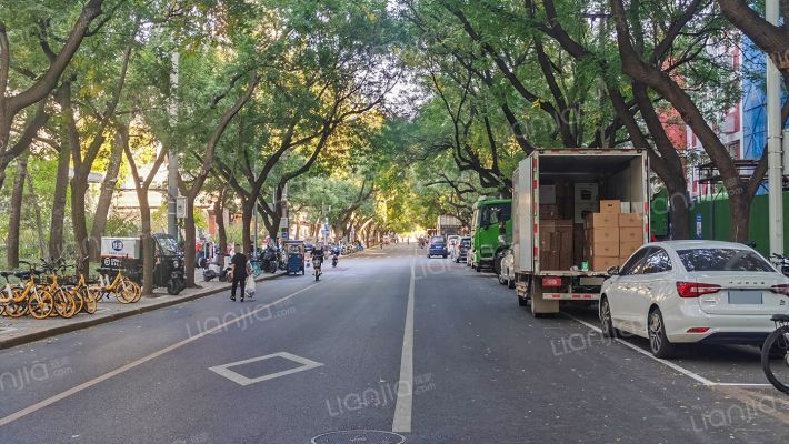 中成大厦1号4层