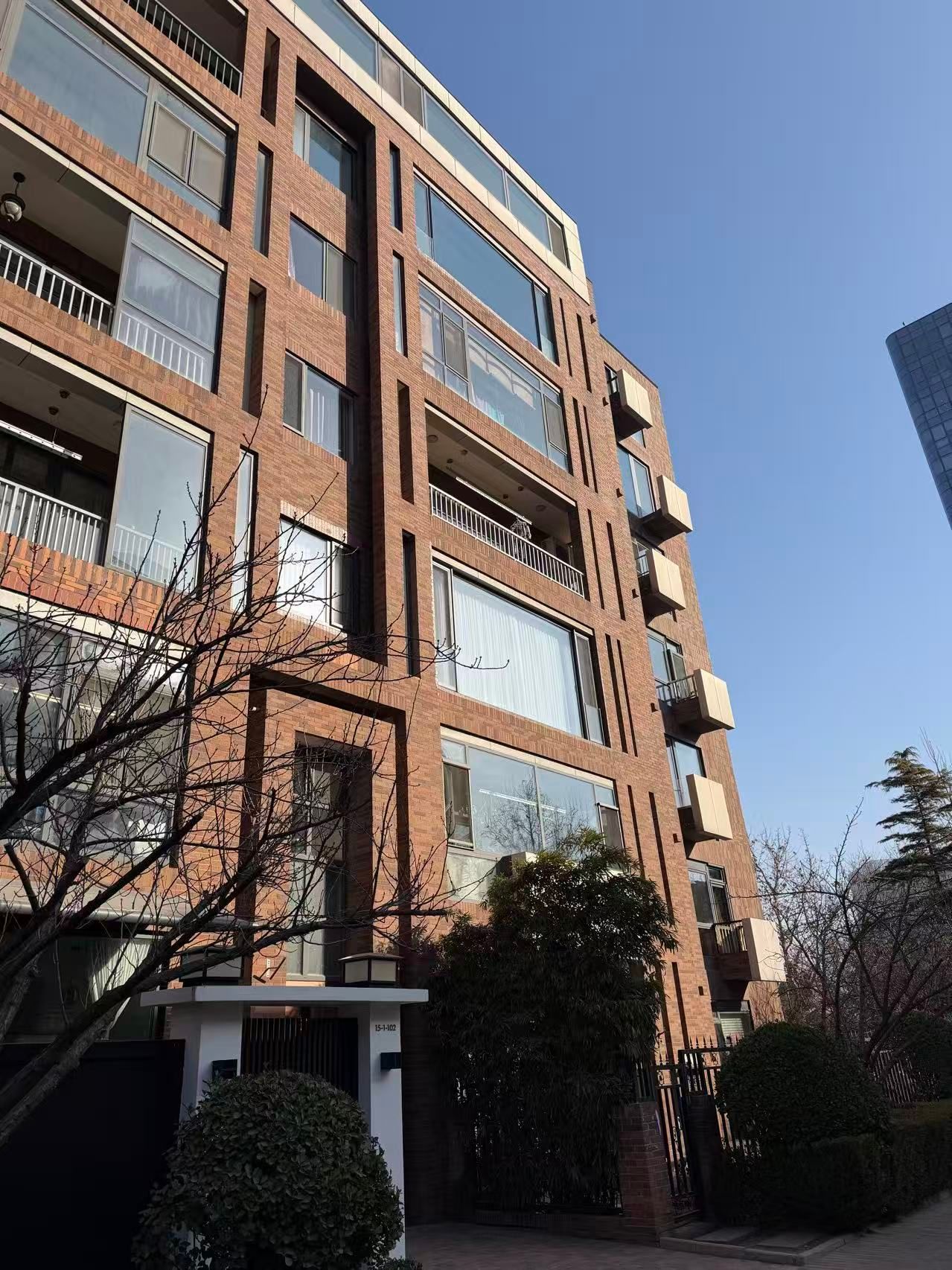 果岭里CLASS16号楼1层