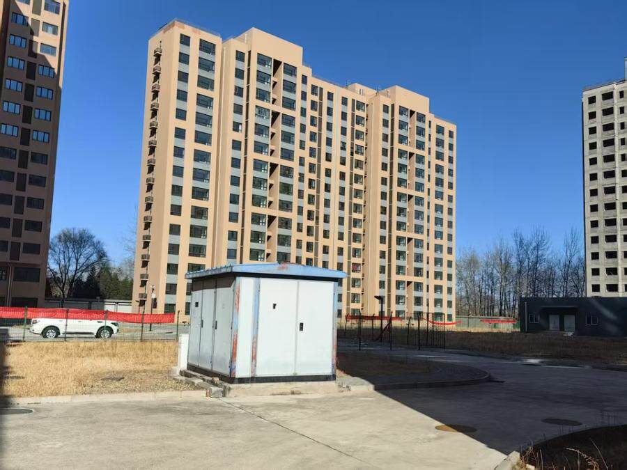 庙城镇293号土地一块及全部地上建筑、附属设施