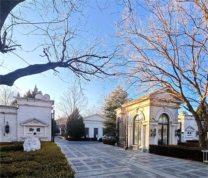 御园4号楼2层1单元