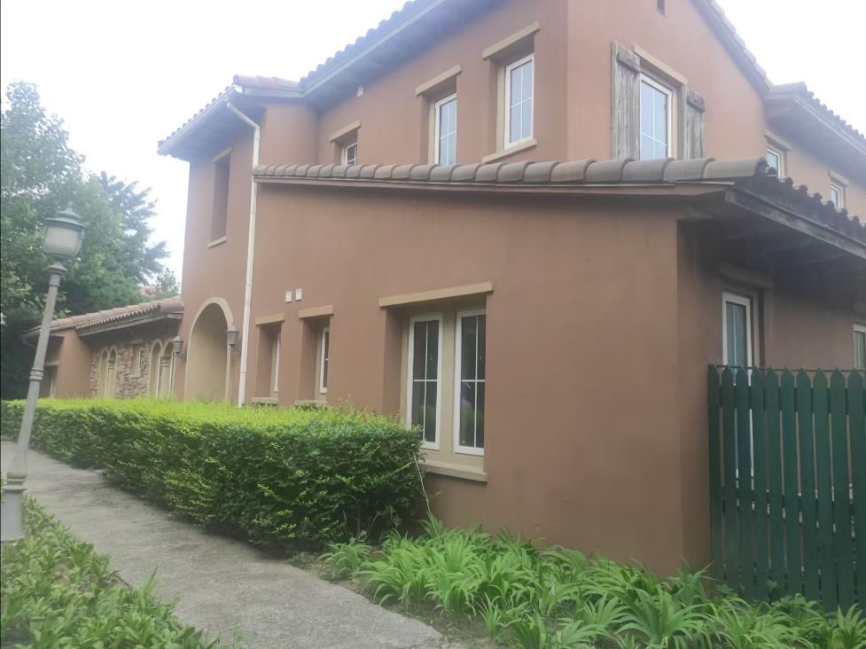 橘郡M区11号楼-1-2层101号