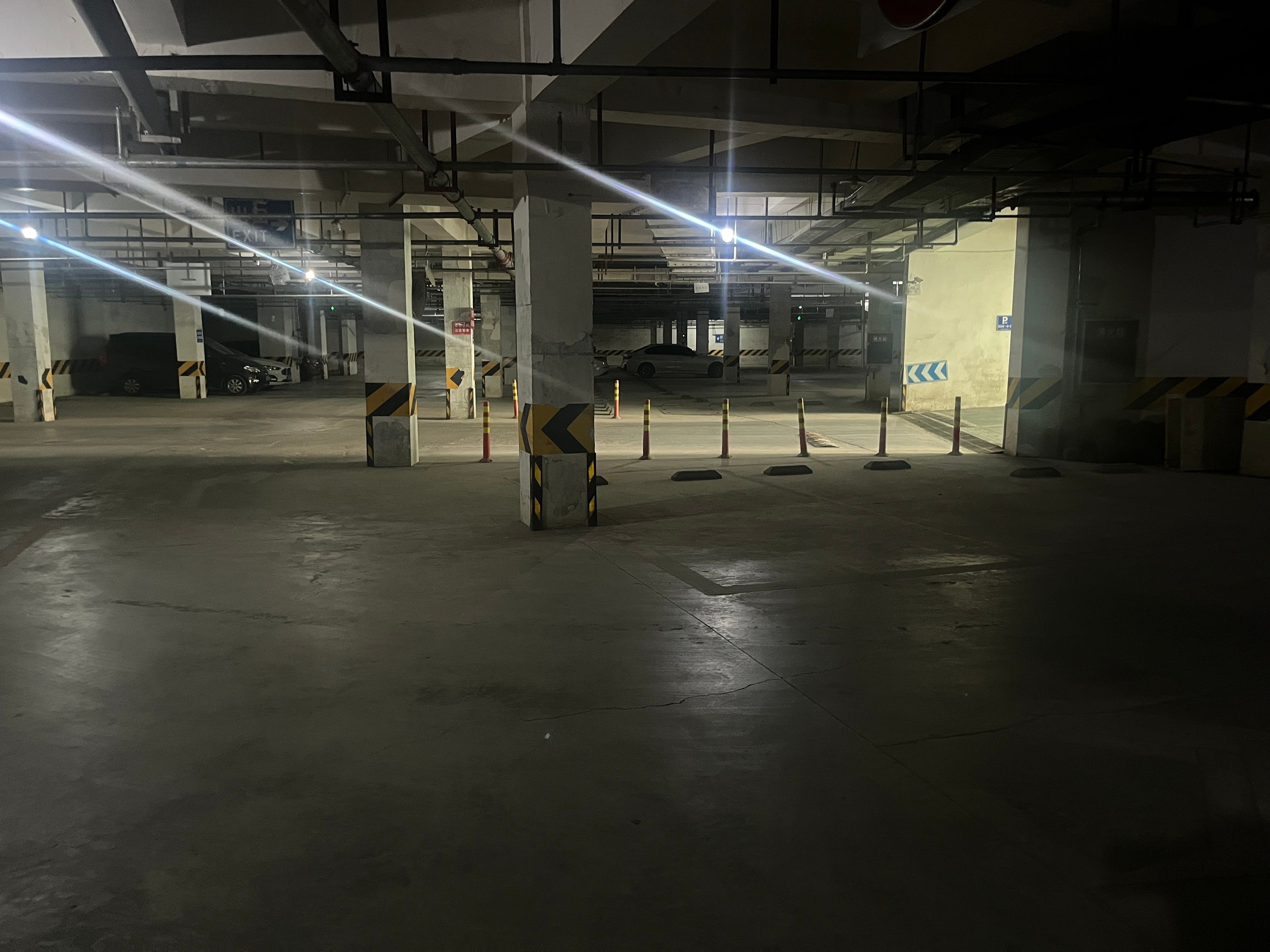 新城国誉府12号楼-2-1层2单元102号