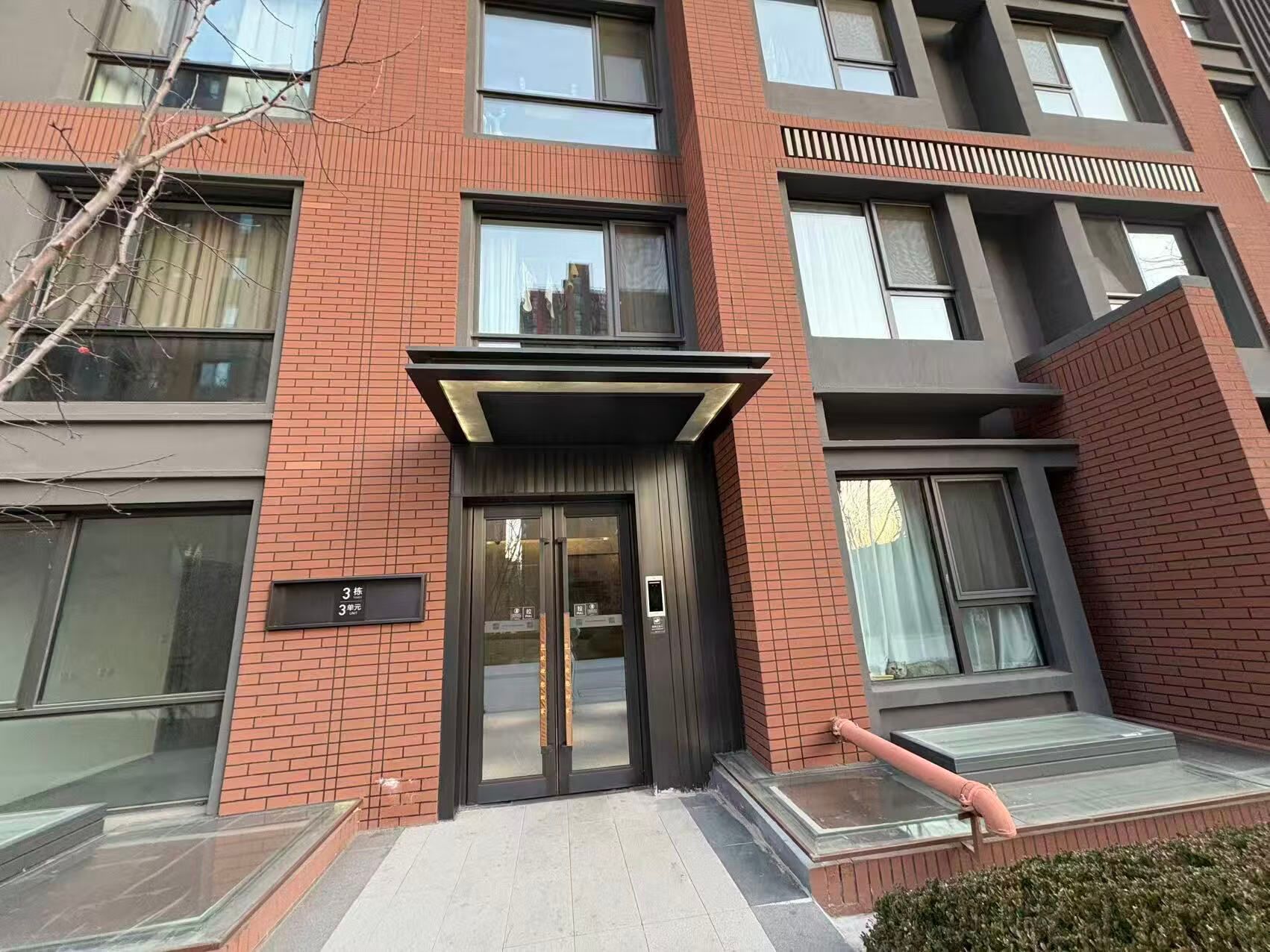 高佃一路18号3号楼-1至1层三单元101、B101的1处住宅，房山区高佃一路18号院17幢-1层B1591的1处车位