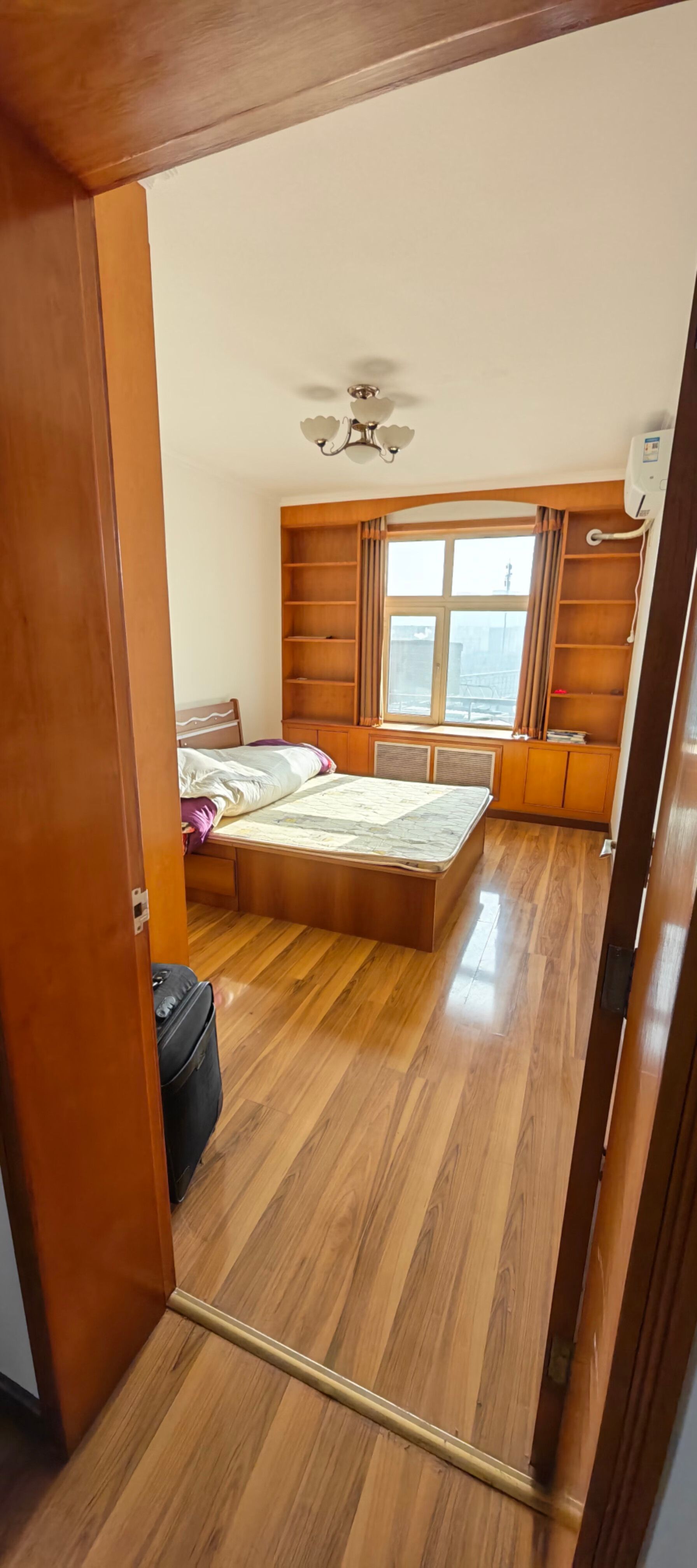 回龙观镇龙腾苑三区1号楼6层1单元601室