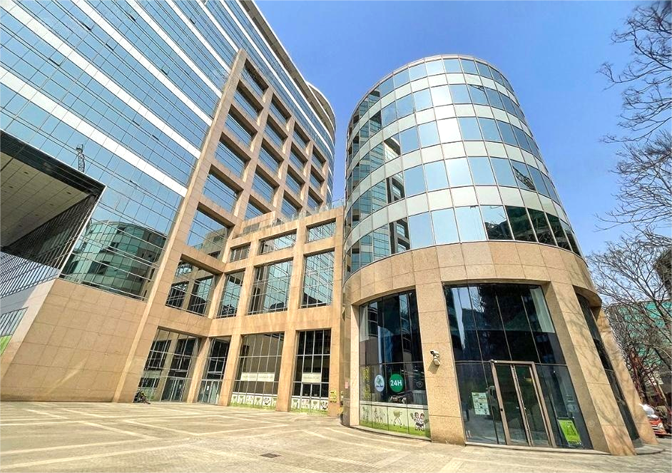 宣武门外大街庄胜广场中央办公楼10号楼1025至1037室（共13套）