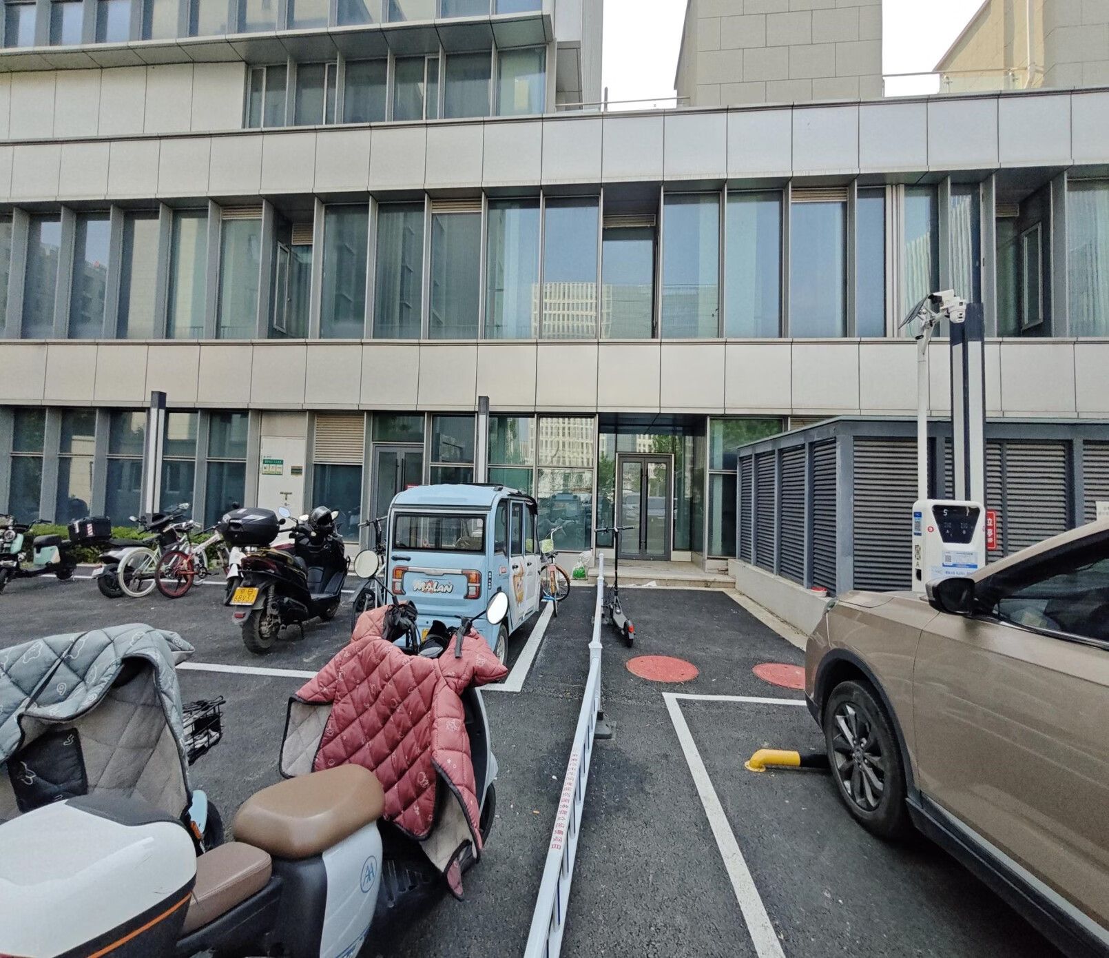 岭上东路6号院2号楼1至2层2-2五年租赁权（出租面积约275.73㎡）