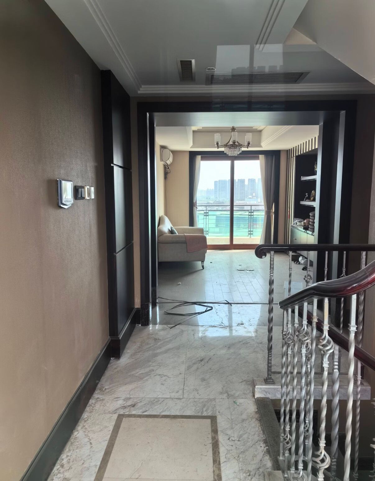 周庄山水文园219号楼10至12层6单元1002（第二轮拍卖）