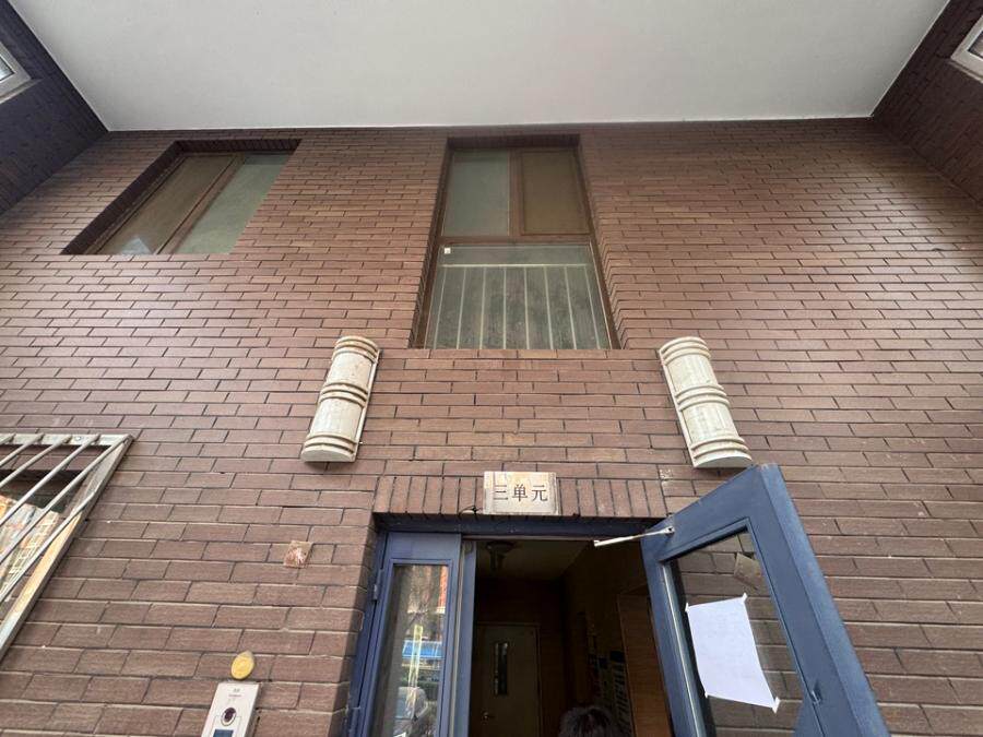 友谊嘉园中里7号楼1层三单元102 (82.74㎡)