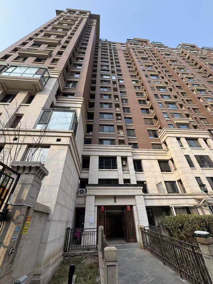 紫芳园四区1号楼15层1单元1803号