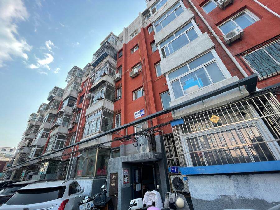 昌平镇煤市口胡同（工商局宿舍楼）甲4号楼4层1单元402