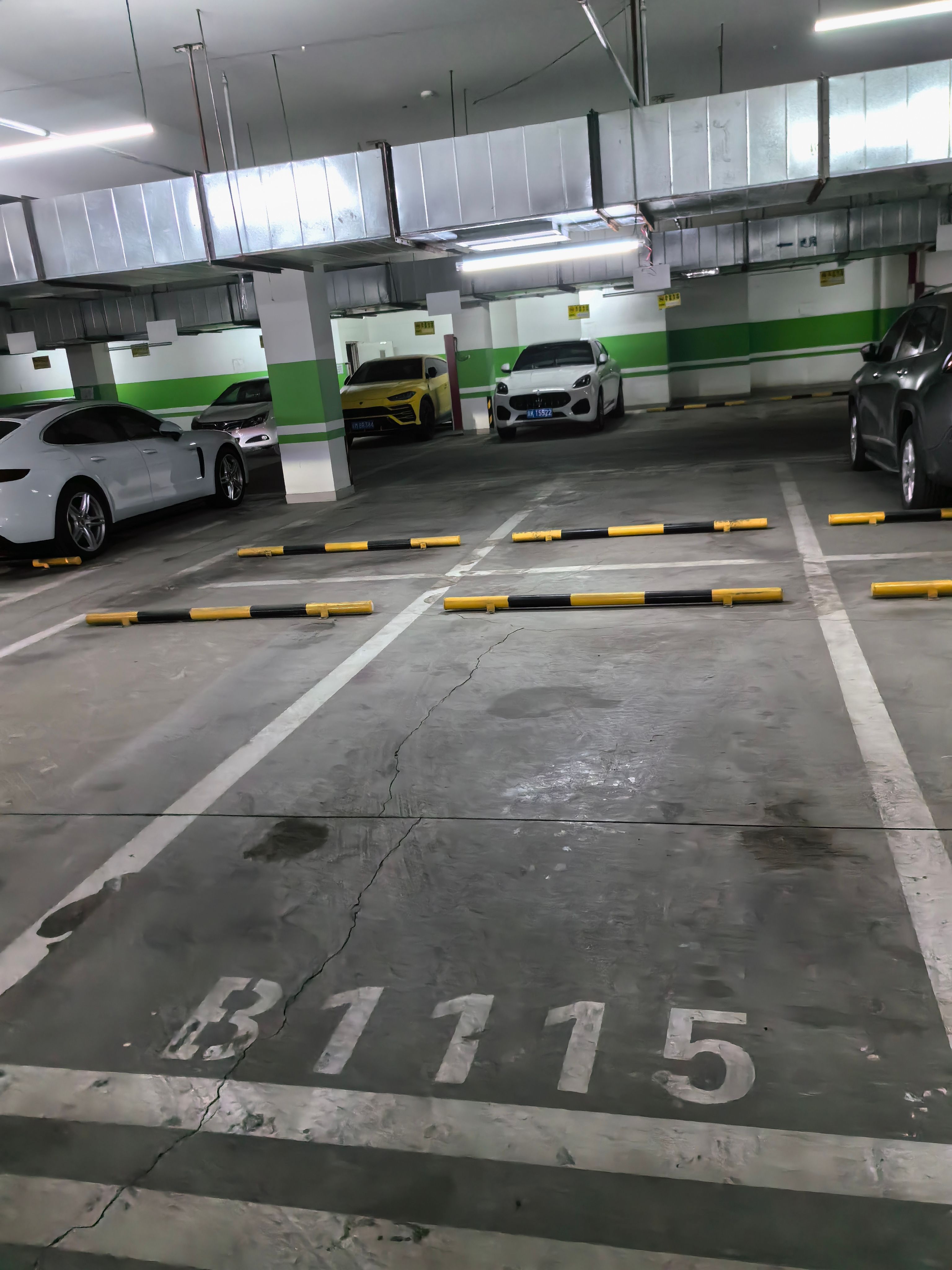 滨榆东路2号院2号地下车库B1115