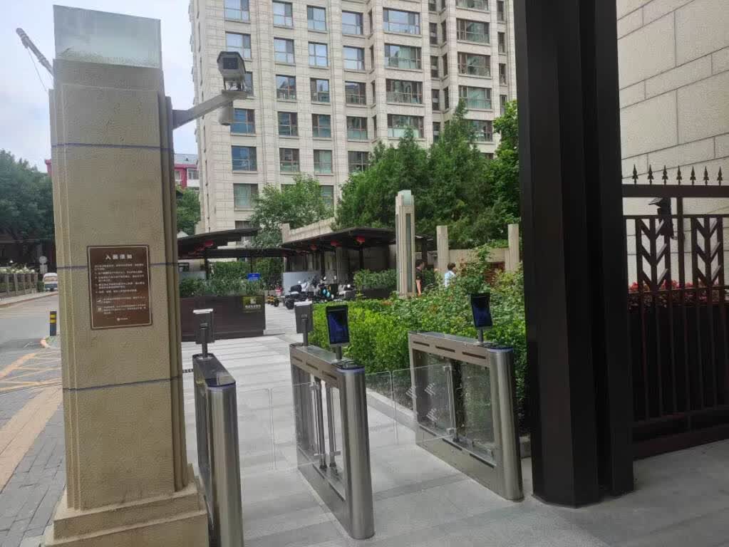 真武庙路二条10号楼10层1单元1101住宅及地下车位房地产